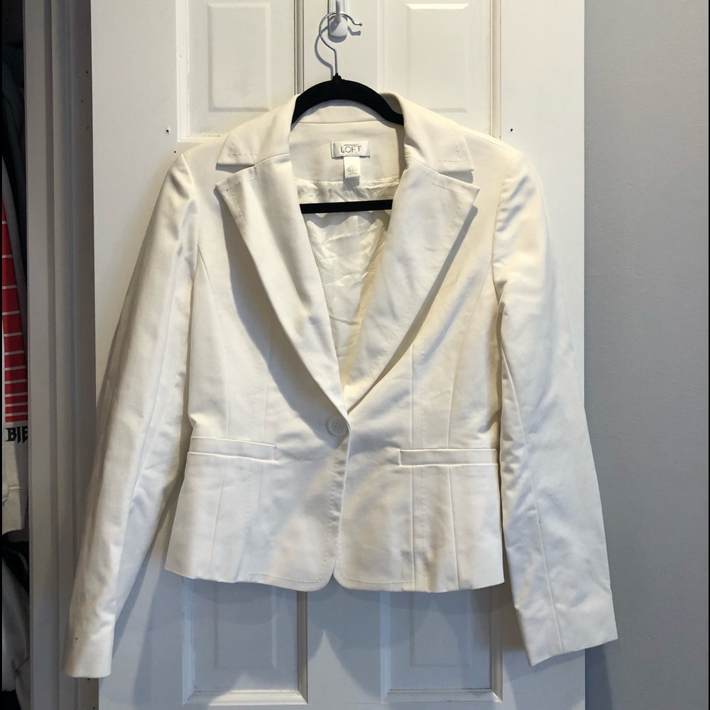 Ann Taylor Loft Blazer Size 6, White. Please read entire description.